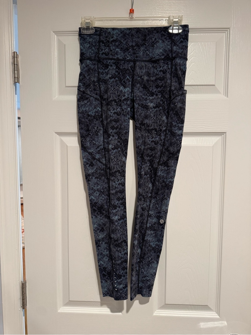 Like New Lululemon High-Waist Blue Snakeskin Patterned Women’s Active Leggings